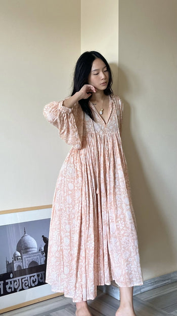 Kyra Midi Apricot Blush worn by @heychelsealiu