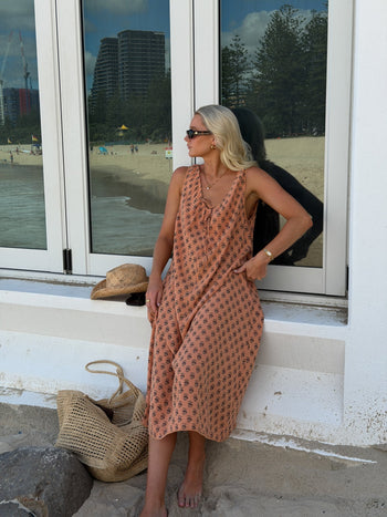 Sundress Midi Peach worn by @oliviasage